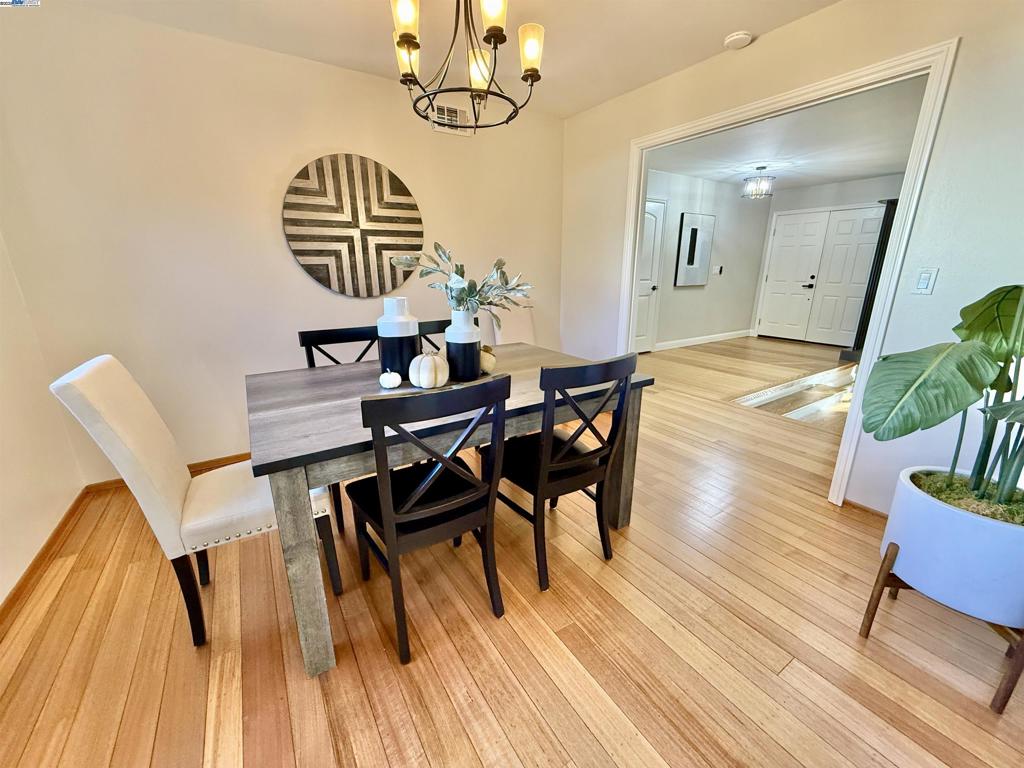 CARRIAGE SQUARE - Residential