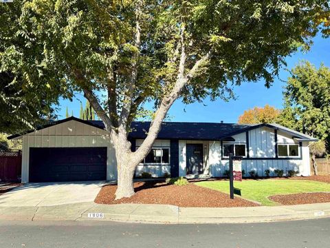 Photo of 1806 Gill Port Ct, Walnut Creek, CA 94598 (MLS # 41115359) Photo of 1806 Gill Port Ct, Walnut Creek, CA 94598 (MLS # 41115359)
