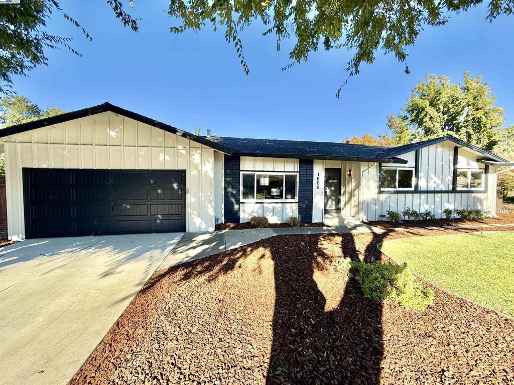 CARRIAGE SQUARE - Residential