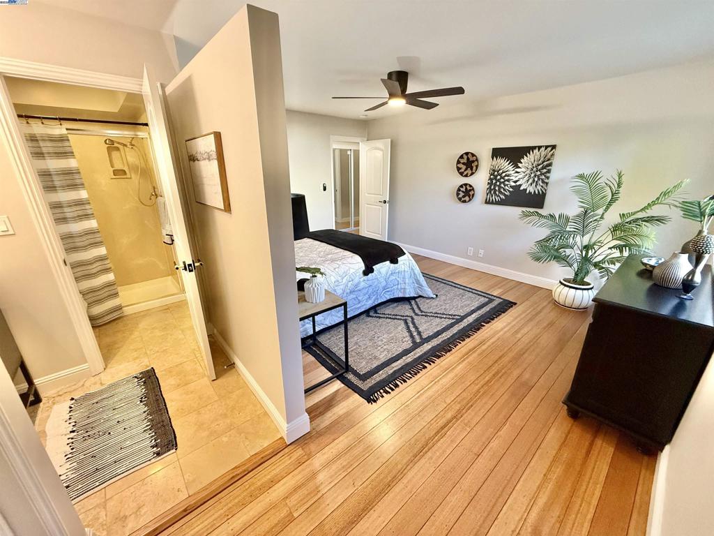 CARRIAGE SQUARE - Residential