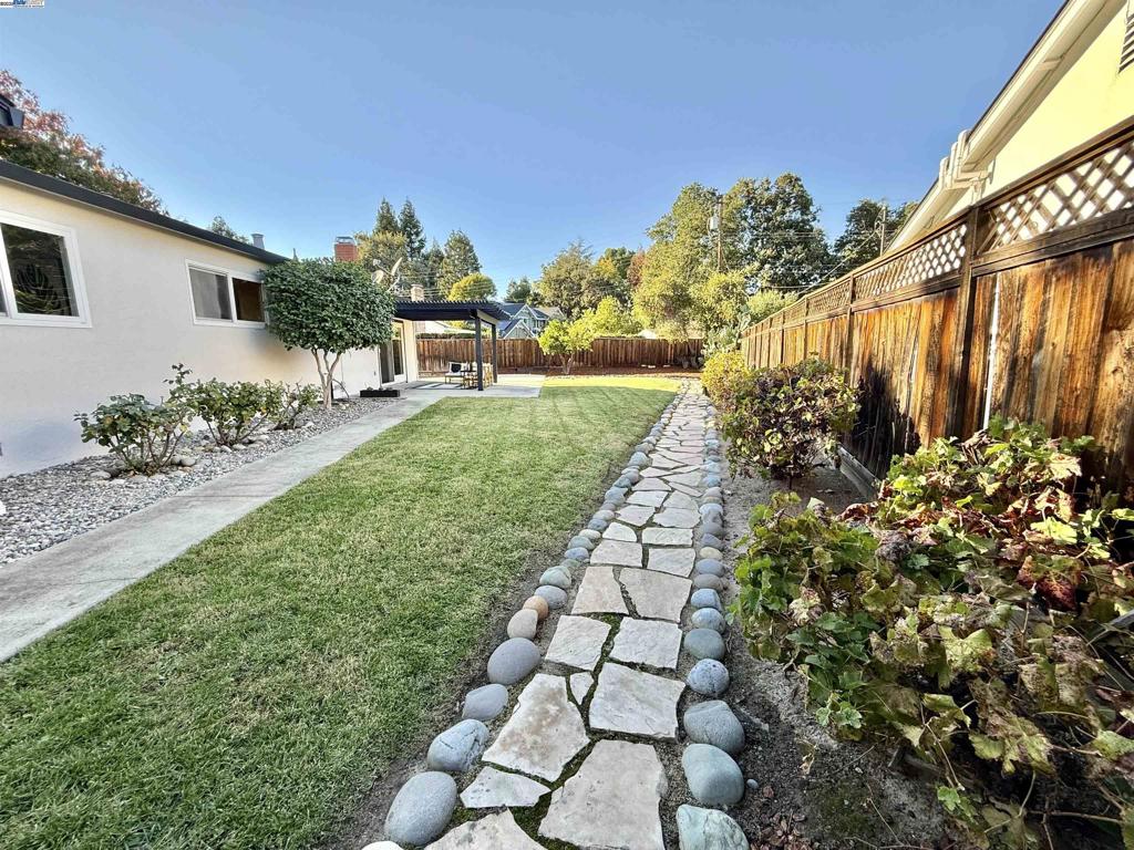 CARRIAGE SQUARE - Residential