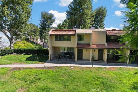 Photo of 9541 Via Salerno, Burbank, CA 91504 (MLS # BB26170077)