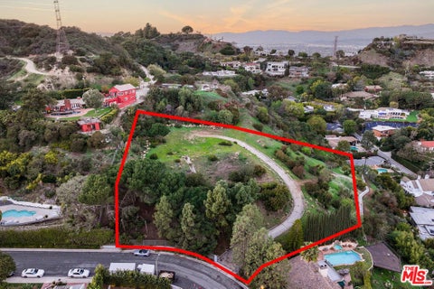 Photo of 2666 Larmar Road, Los Angeles, CA 90068 (MLS # 26832649)