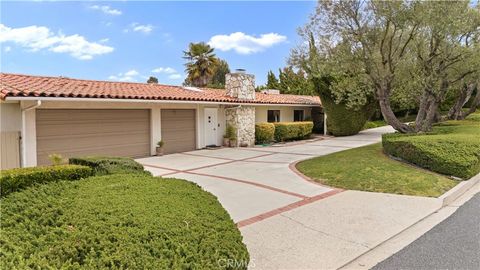 Photo of 2457 Via Sonoma, Palos Verdes Estates, CA 90274 (MLS # PV25221278)