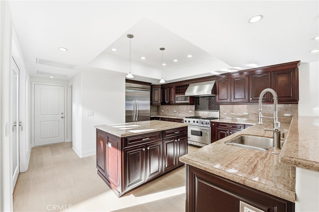 211 E Bay, Newport Beach CA 92661 - Photo 12