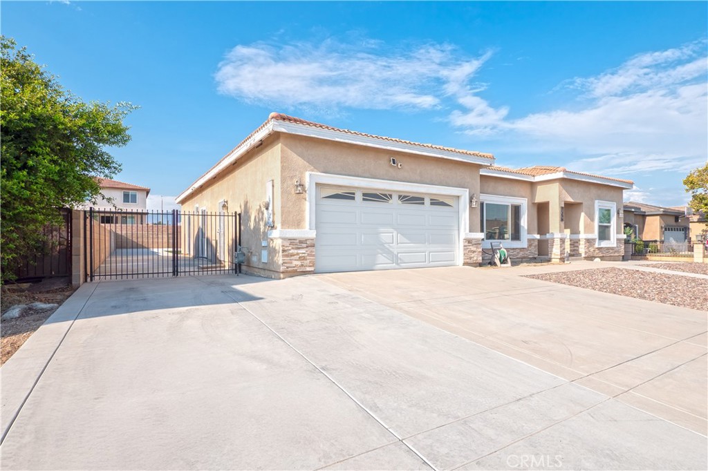 We welcome you into this home where every inch is crafted with care. This home has 9-foot ceilings, richly finished baseboards throughout the home, and vinyl wood flooring. It features, 4 bedrooms 2 1/2 bathrooms with 2,236 sq ft of living space. The lot size 11,215 is sq ft. The back yard it's where you will host unforgettable summer nights full of entertaining memories for years to come. Don't miss this opportunity bring your buyers.