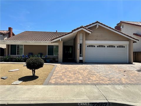 22662 Reinosa Mission Viejo CA 92691