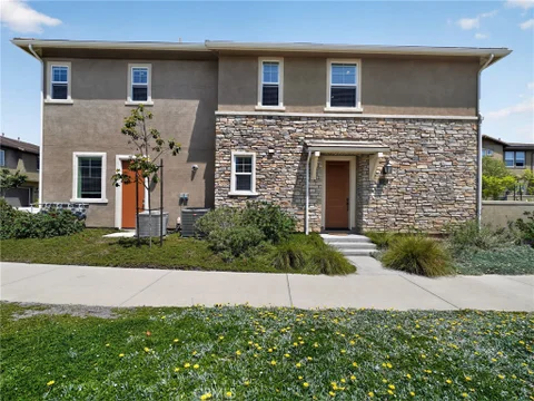 MLS: SR26143922