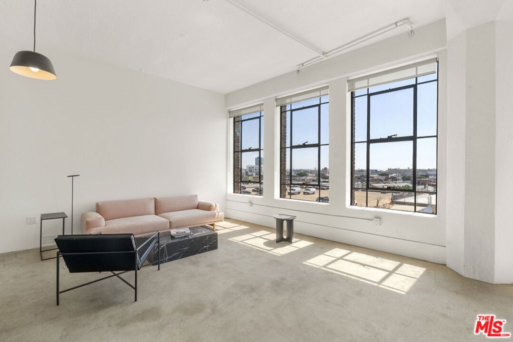 315 E 8th Street 505