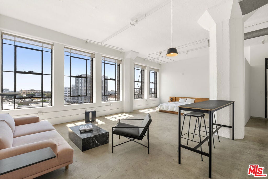 315 E 8th Street