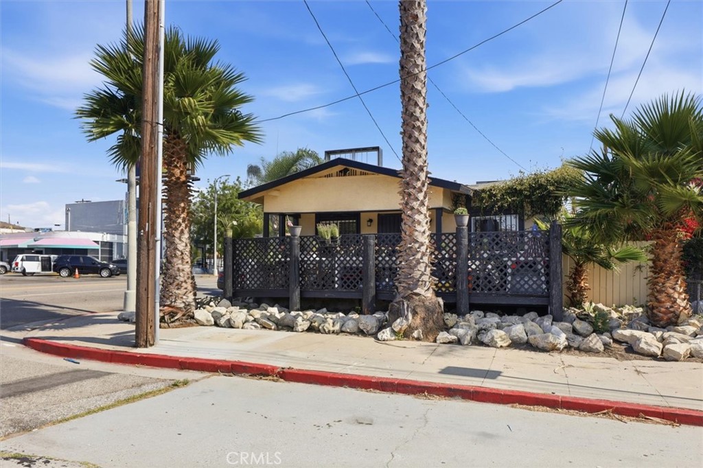 690 W 18th Street