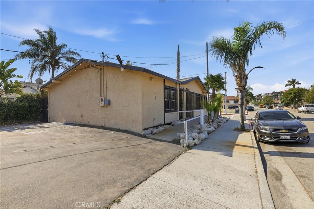 690 W 18th Street