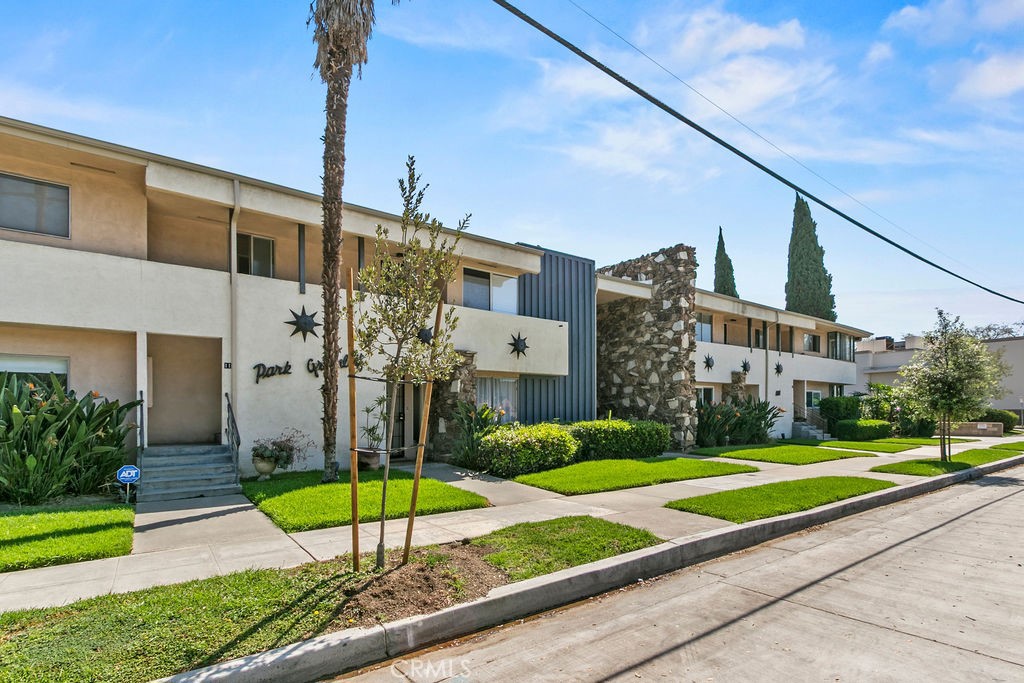 1801 Greenleaf Street 15