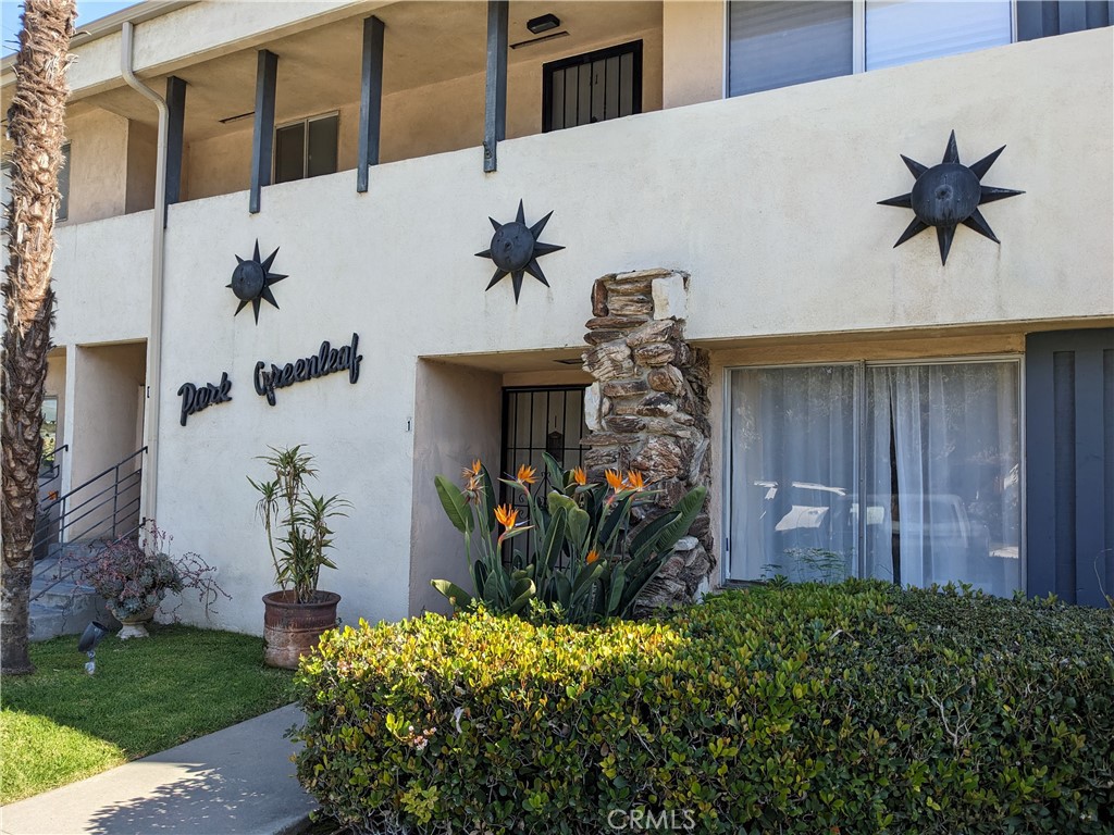 1801 Greenleaf Street 15