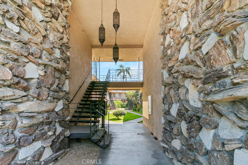 1801 Greenleaf Street 15