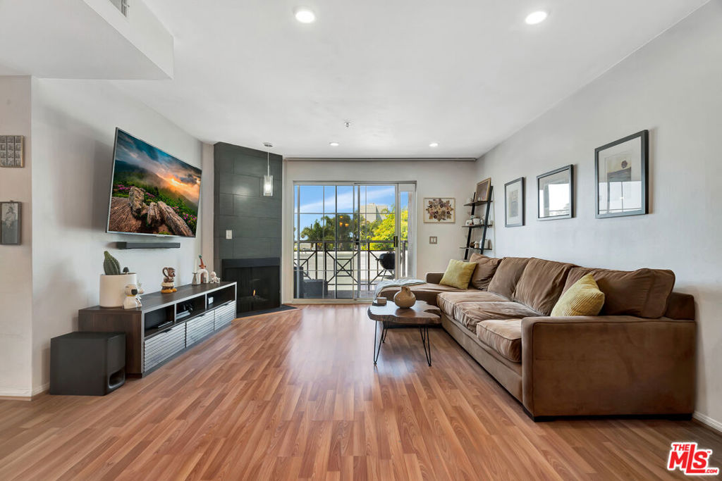 801 Pine Avenue 312