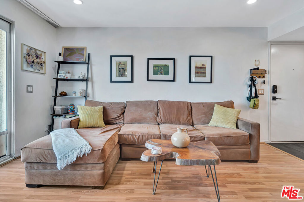 801 Pine Avenue 312