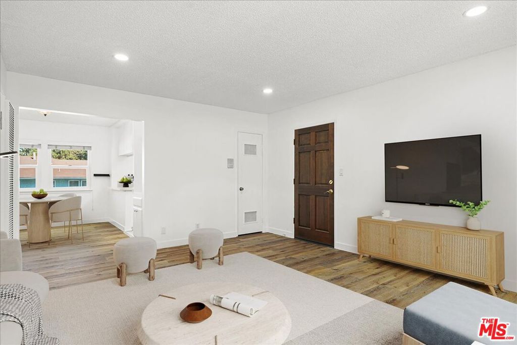 5845 Bowcroft Street 4