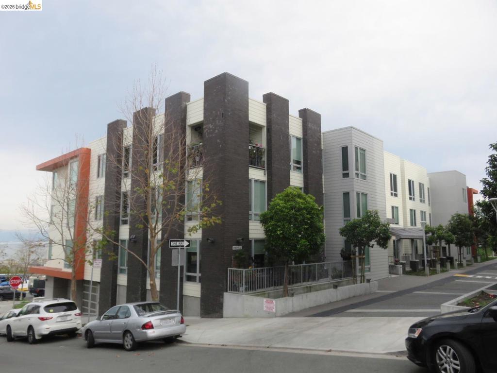 10 Kennedy Pl PL