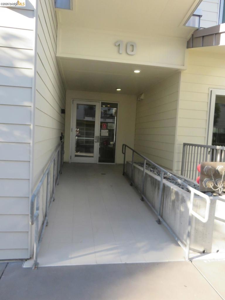 10 Kennedy Pl 203