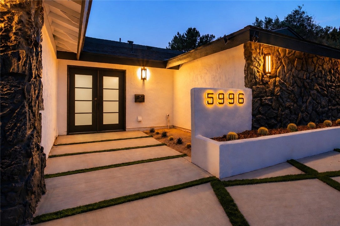 5996 College ave Ave, San Diego CA 92120