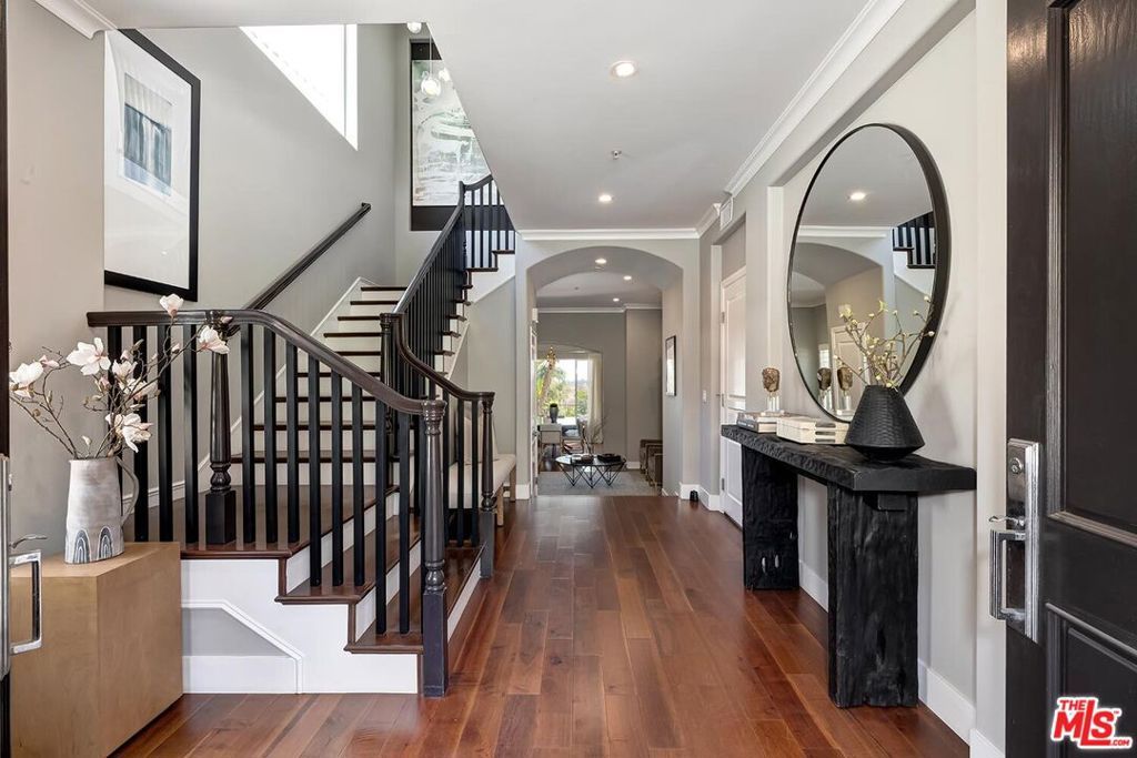 Photo of 16750 Calle De Catalina, Pacific Palisades, CA 90272 (MLS # 25575055)