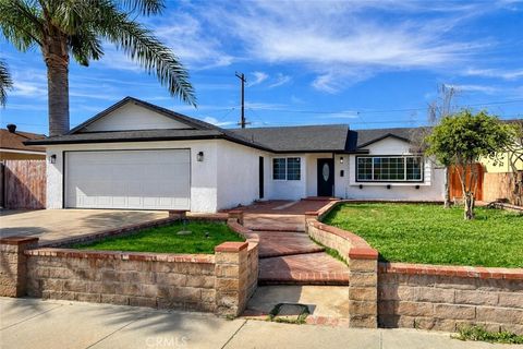 Photo of 627 Center Lane, Santa Paula, CA 93060 (MLS # MB26048411)
