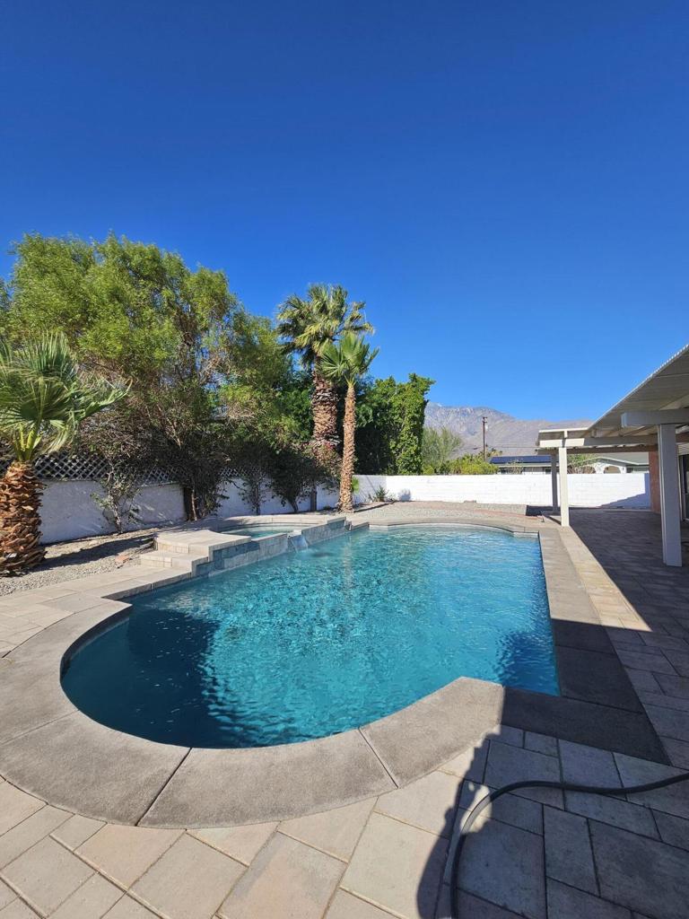 2643 E Venetia Road