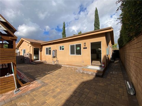 Photo of 18543 Ingomar Street, Reseda, CA 91335 (MLS # SR26002162)