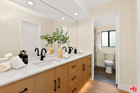 Tiny photo for 5711 Owensmouth Avenue #131, Woodland Hills, CA 91367 (MLS # 25621917)