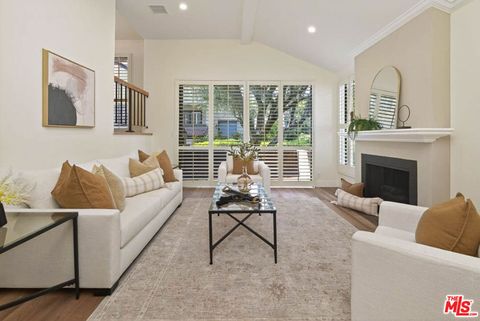 Photo of 5711 Owensmouth Avenue #131, Woodland Hills, CA 91367 (MLS # 25621917)