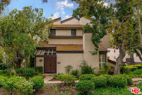 Tiny photo for 5711 Owensmouth Avenue #131, Woodland Hills, CA 91367 (MLS # 25621917)
