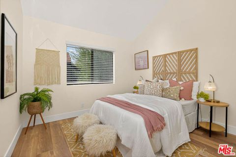 Tiny photo for 5711 Owensmouth Avenue #131, Woodland Hills, CA 91367 (MLS # 25621917)