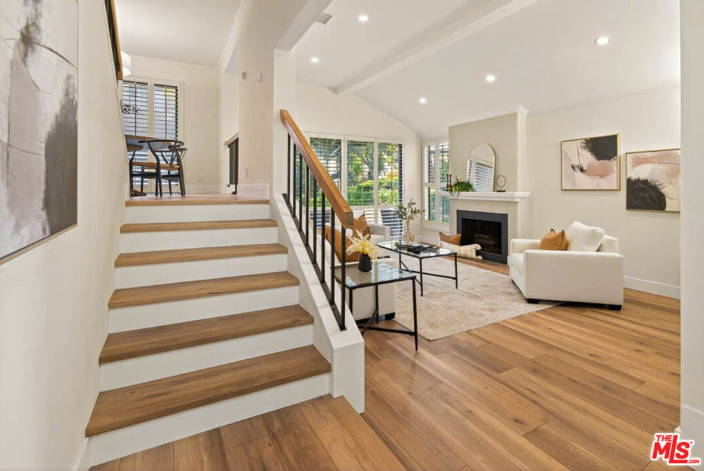 5711 Owensmouth Avenue 131