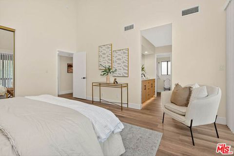 Tiny photo for 5711 Owensmouth Avenue #131, Woodland Hills, CA 91367 (MLS # 25621917)