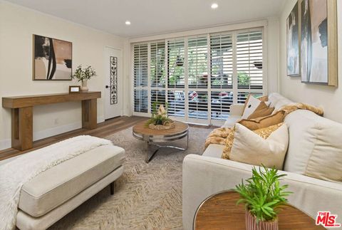 Tiny photo for 5711 Owensmouth Avenue #131, Woodland Hills, CA 91367 (MLS # 25621917)