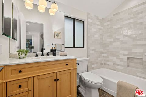 Tiny photo for 5711 Owensmouth Avenue #131, Woodland Hills, CA 91367 (MLS # 25621917)