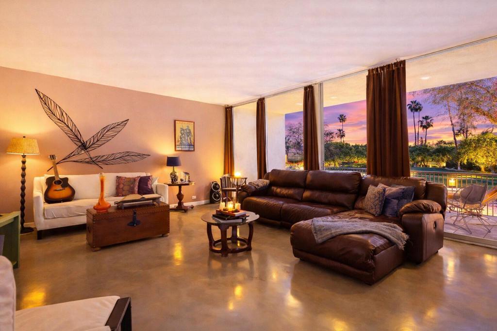 465 Desert Lakes Drive