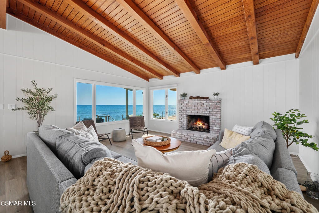 Properties 2 3762 Pacific Coast Highway