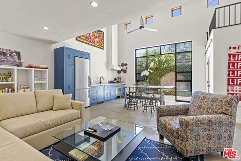 Photo of 835 N Harper Ave Ave, Los Angeles, CA 90046 (MLS # 25564749)