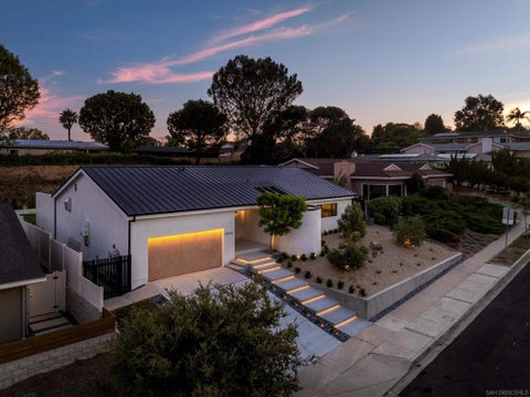 Photo of 5826 Soledad Mountain Rd Rd, La Jolla, CA 92037 (MLS # 260021661SD)