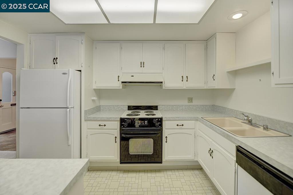 ROSSMOOR - Residential