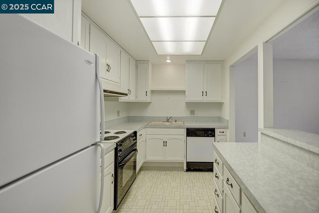 ROSSMOOR - Residential