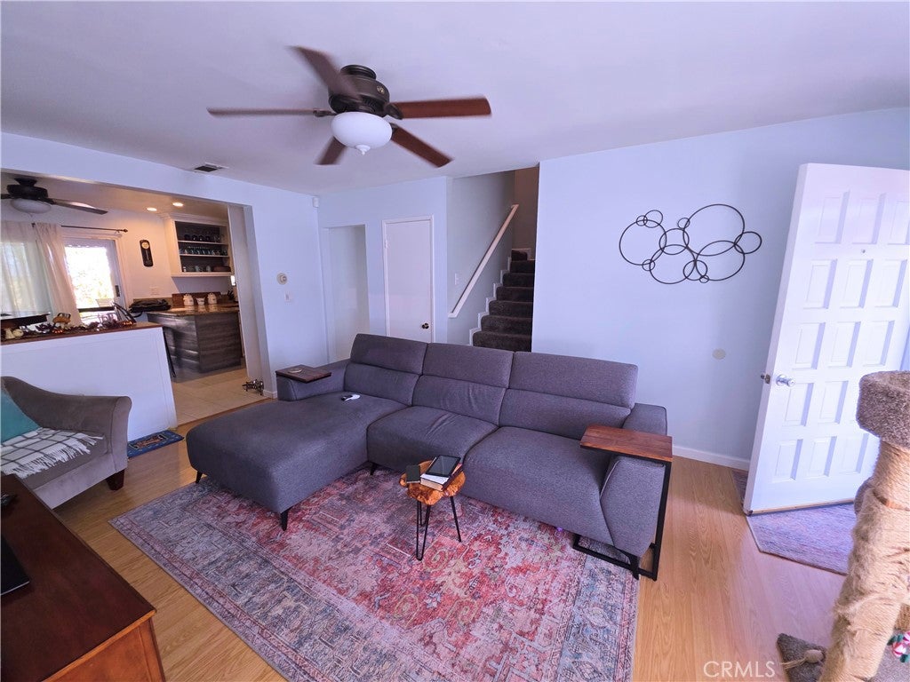 22122 Kenwood