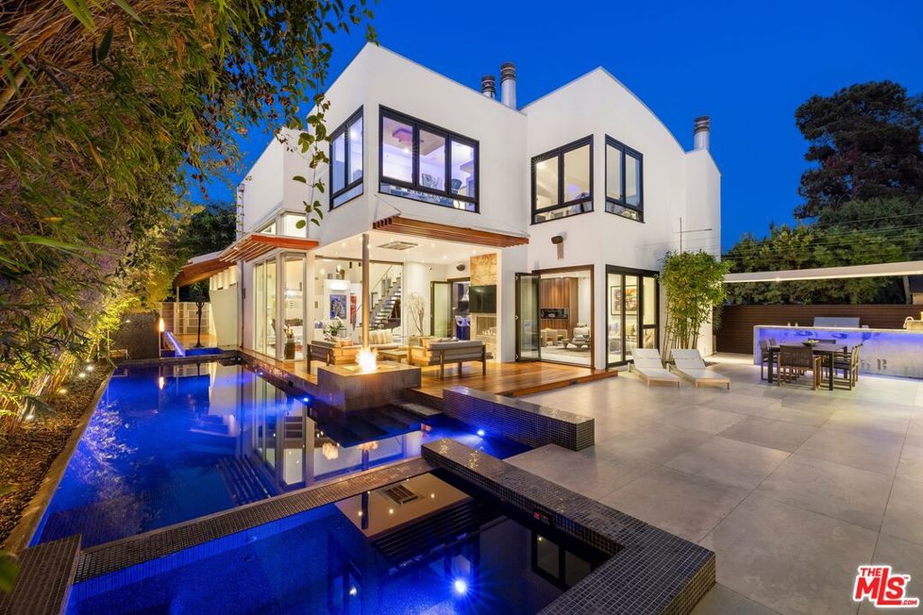 Photo of 624 23rd Street, Santa Monica, CA 90402 (MLS # 25577471)