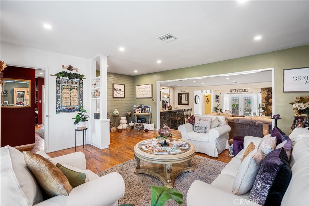 4045 N Walnuthaven Drive