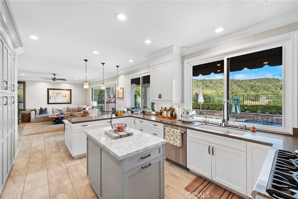 listing image 130728052399973139601