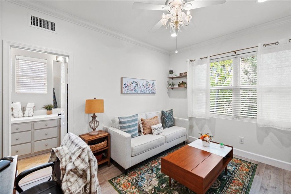 listing image 130727058911200315390