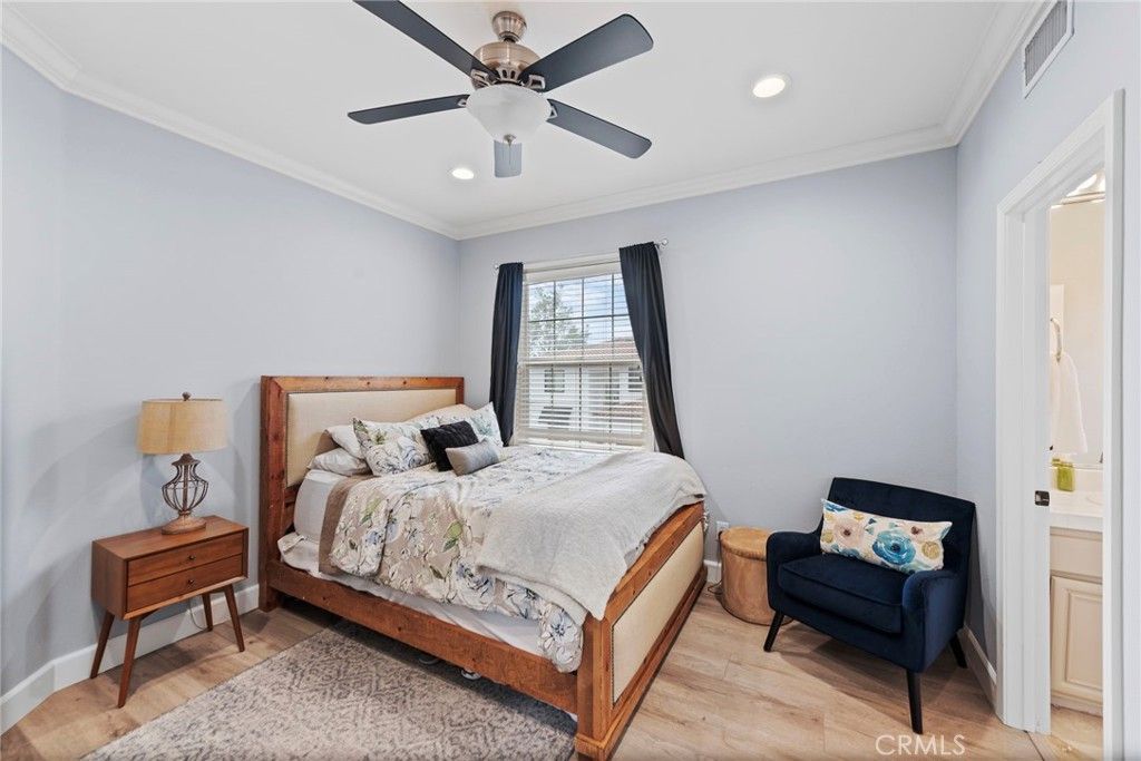 listing image 130727361192290841146