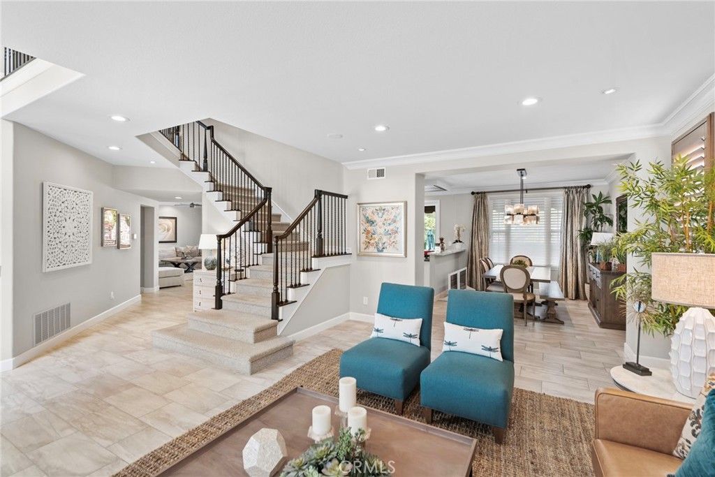 listing image 130724863579552276363
